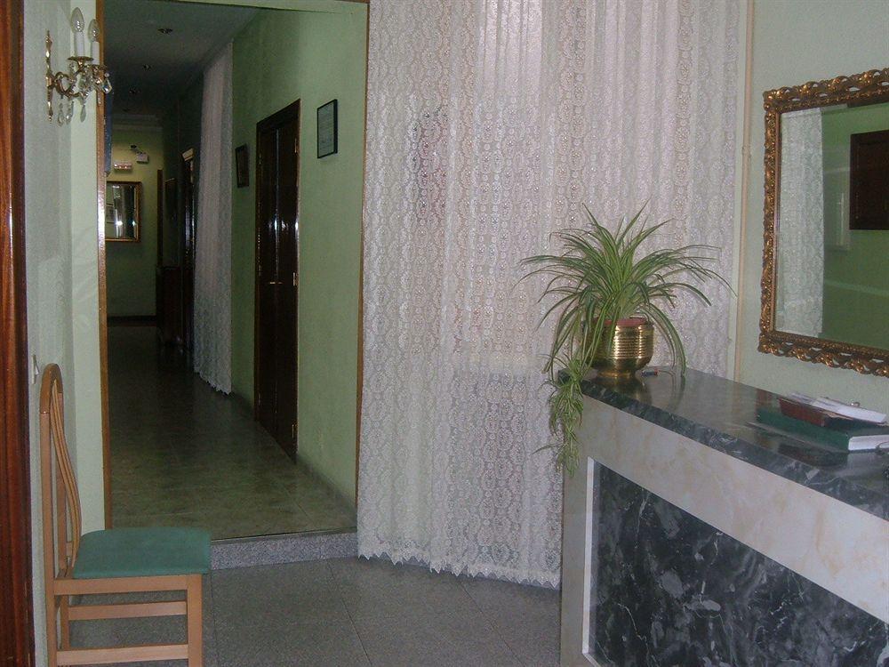 Hostal Olga Madri Exterior foto