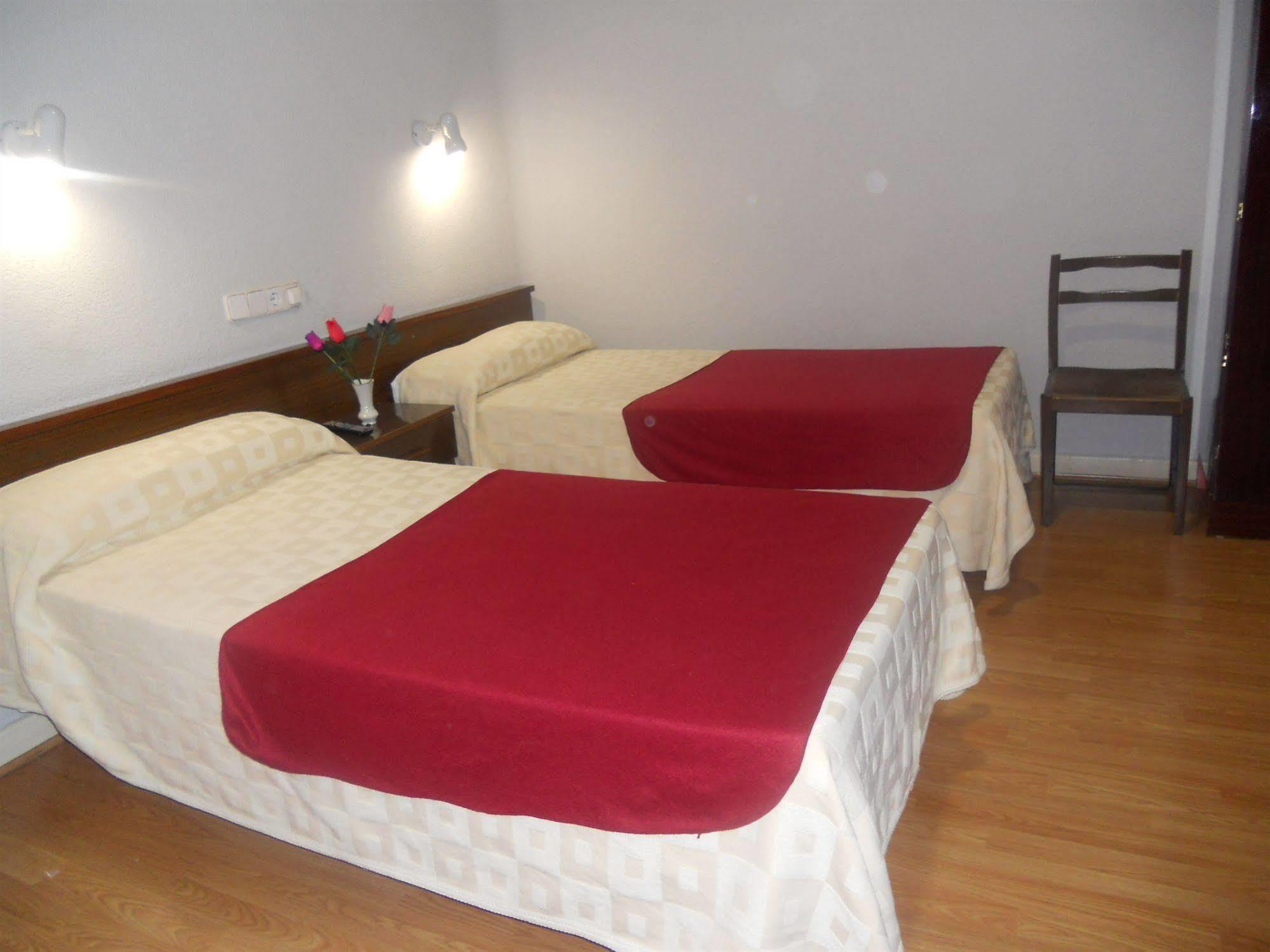 Hostal Olga Madri Exterior foto