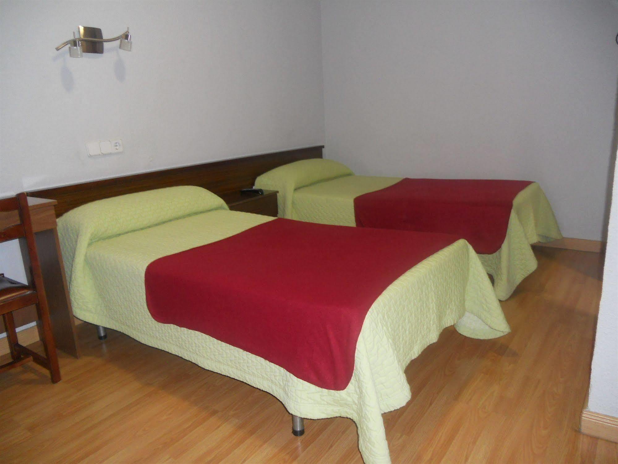 Hostal Olga Madri Exterior foto