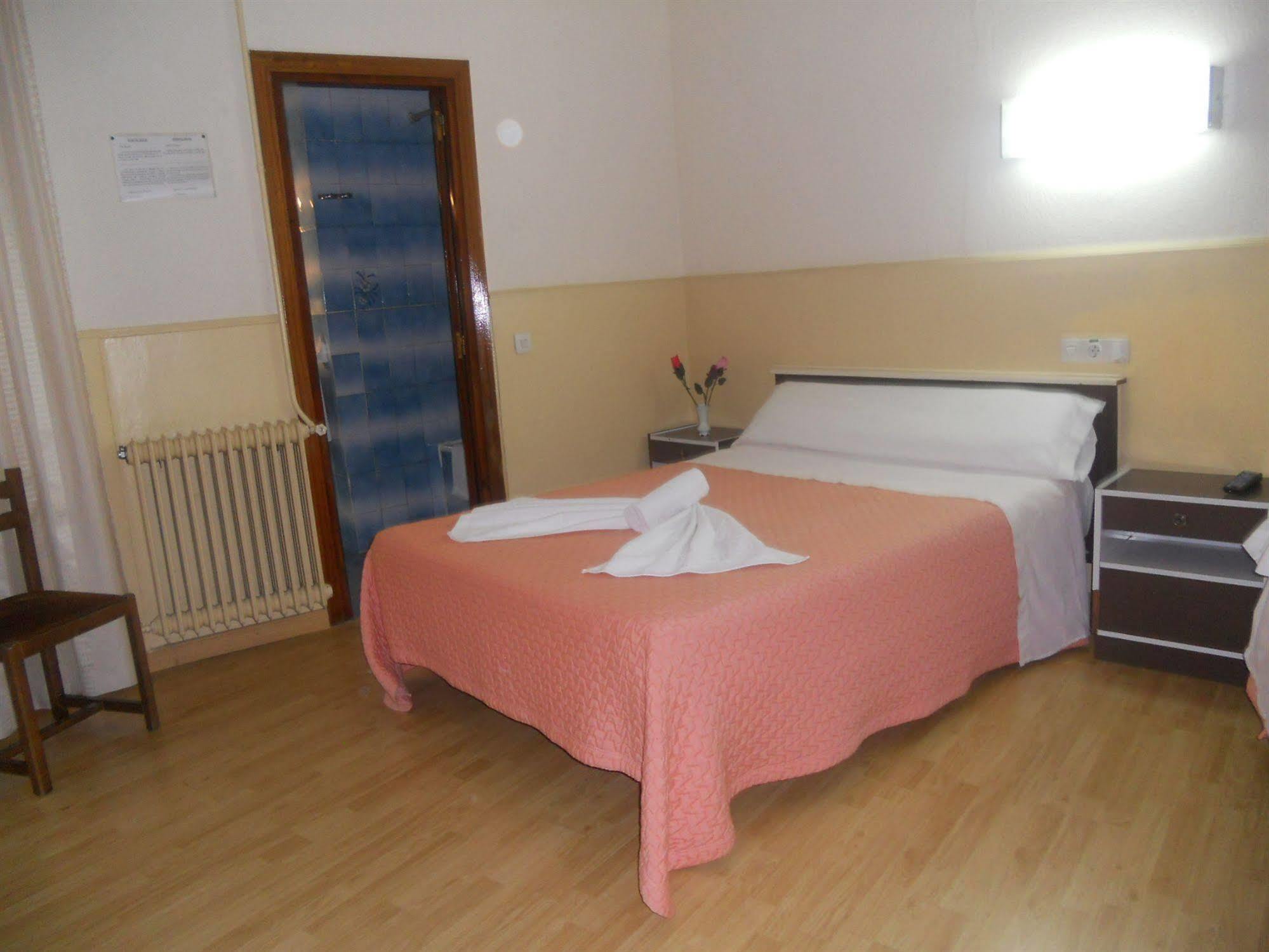 Hostal Olga Madri Exterior foto